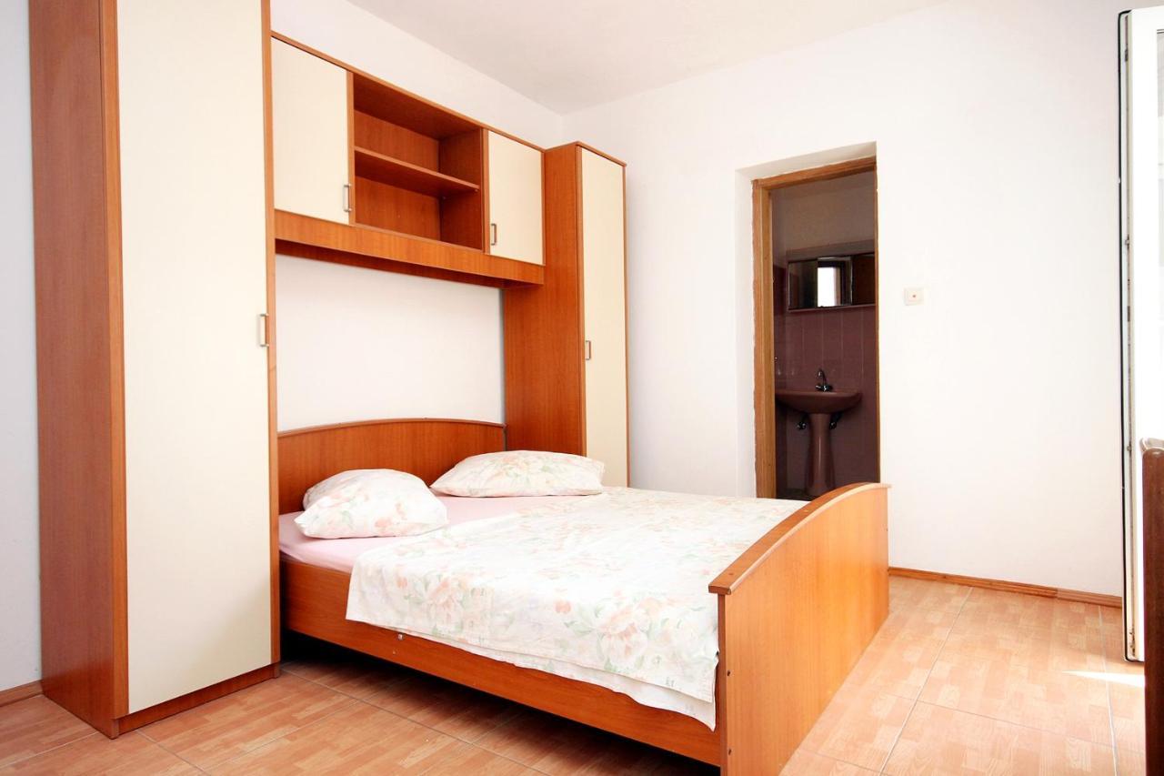 Apartments By The Sea Drvenik Donja Vala, Makarska - 6701 Exterior photo