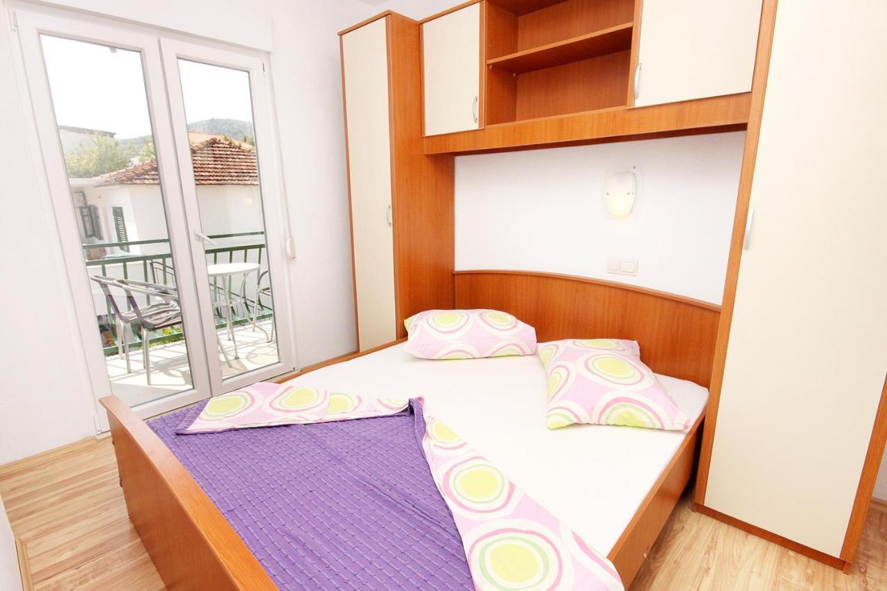 Apartments By The Sea Drvenik Donja Vala, Makarska - 6701 Exterior photo